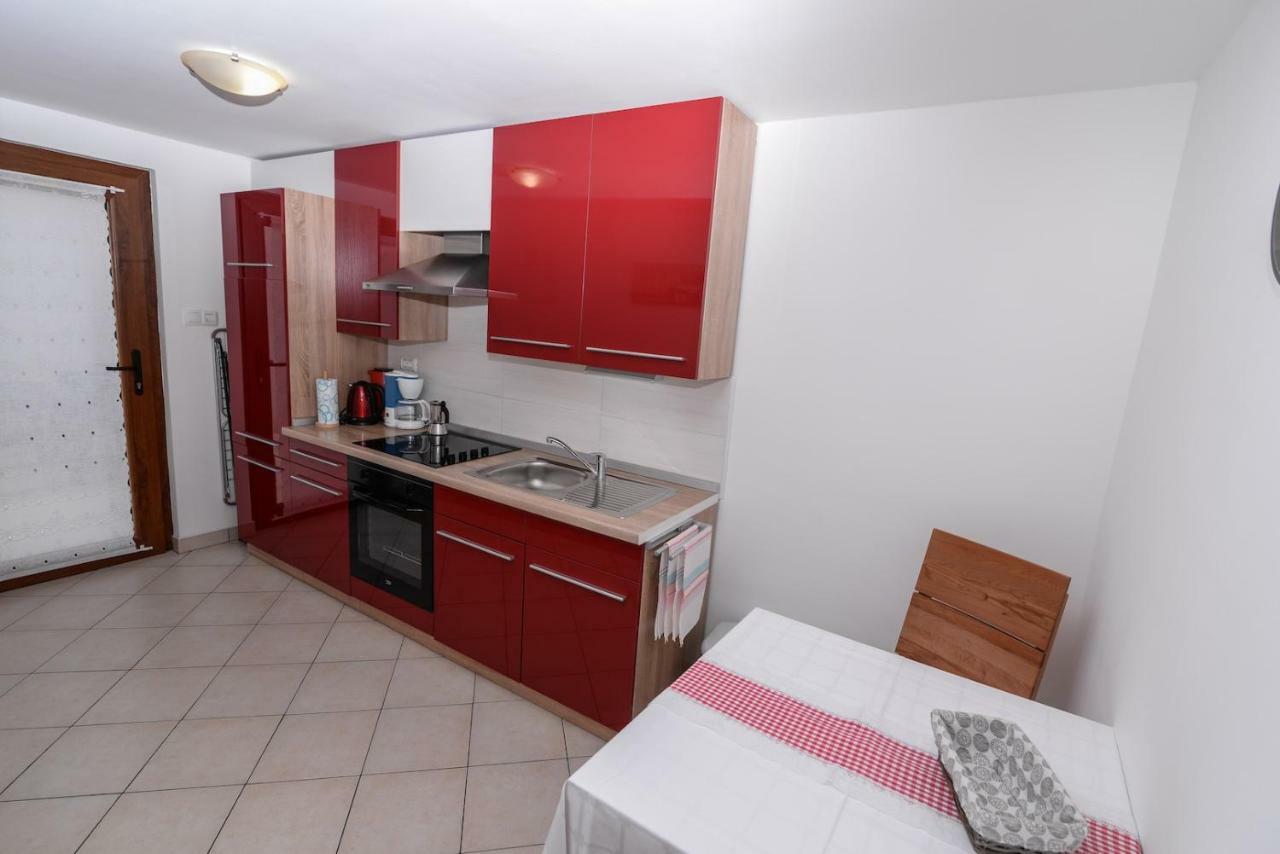 Amaryllis Residence, Apartment Diana & Deluxe Rooms With Shared Kitchen Veli Lošinj Exterior foto